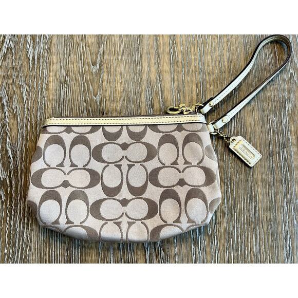 Vintage Coach Wristlet Limited Edition NWOT - Picture 2 of 11